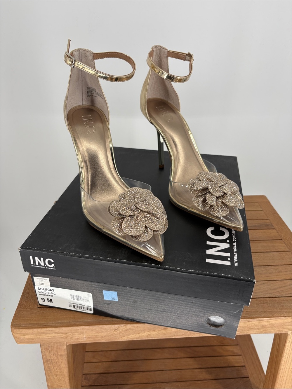 New Women’s INC International Concepts Gold Pointed-Toe Ankle Strap Heels size 9
